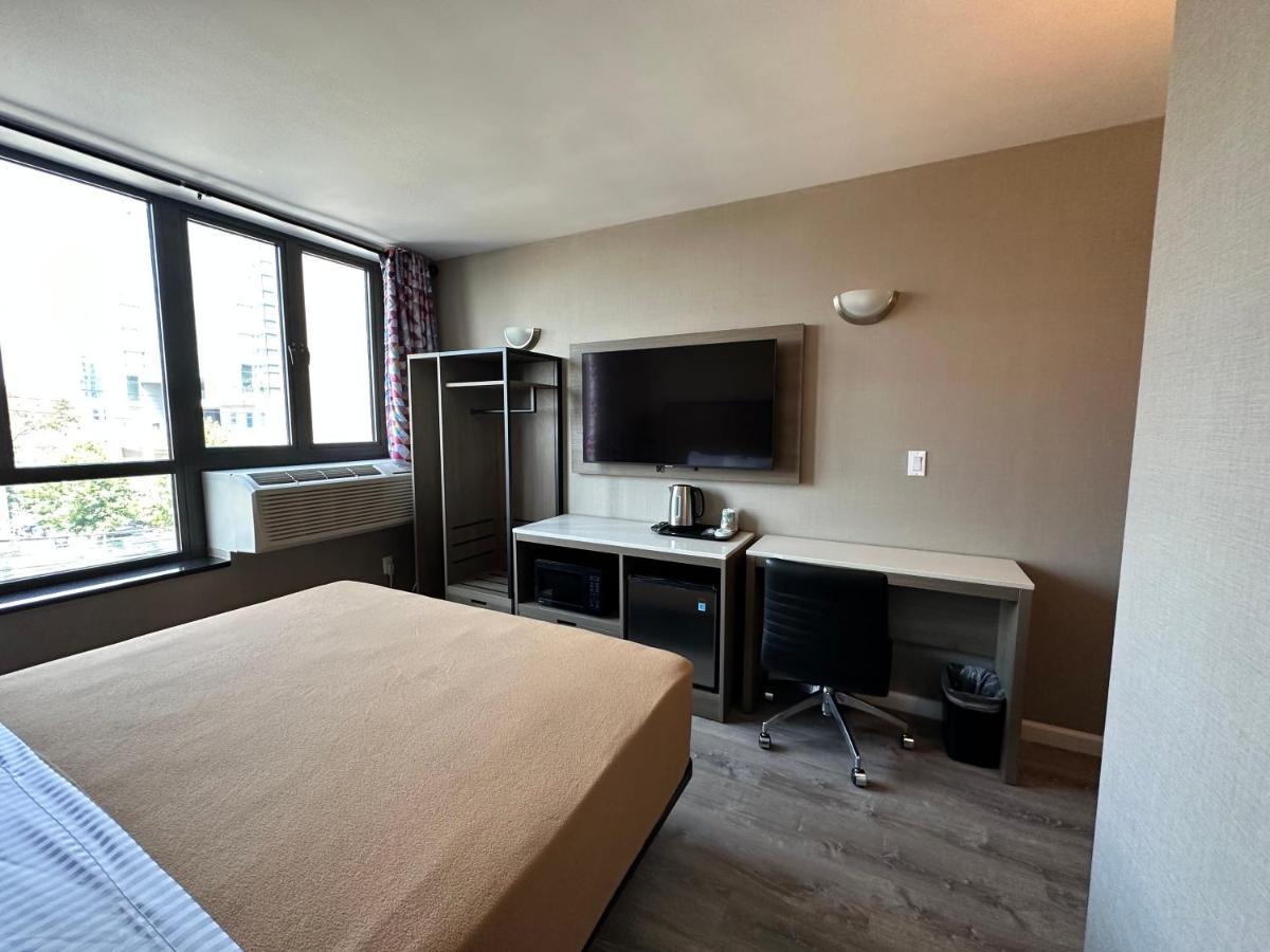 Regal Inn & Suites New York Laguardia Hotel Extérieur photo