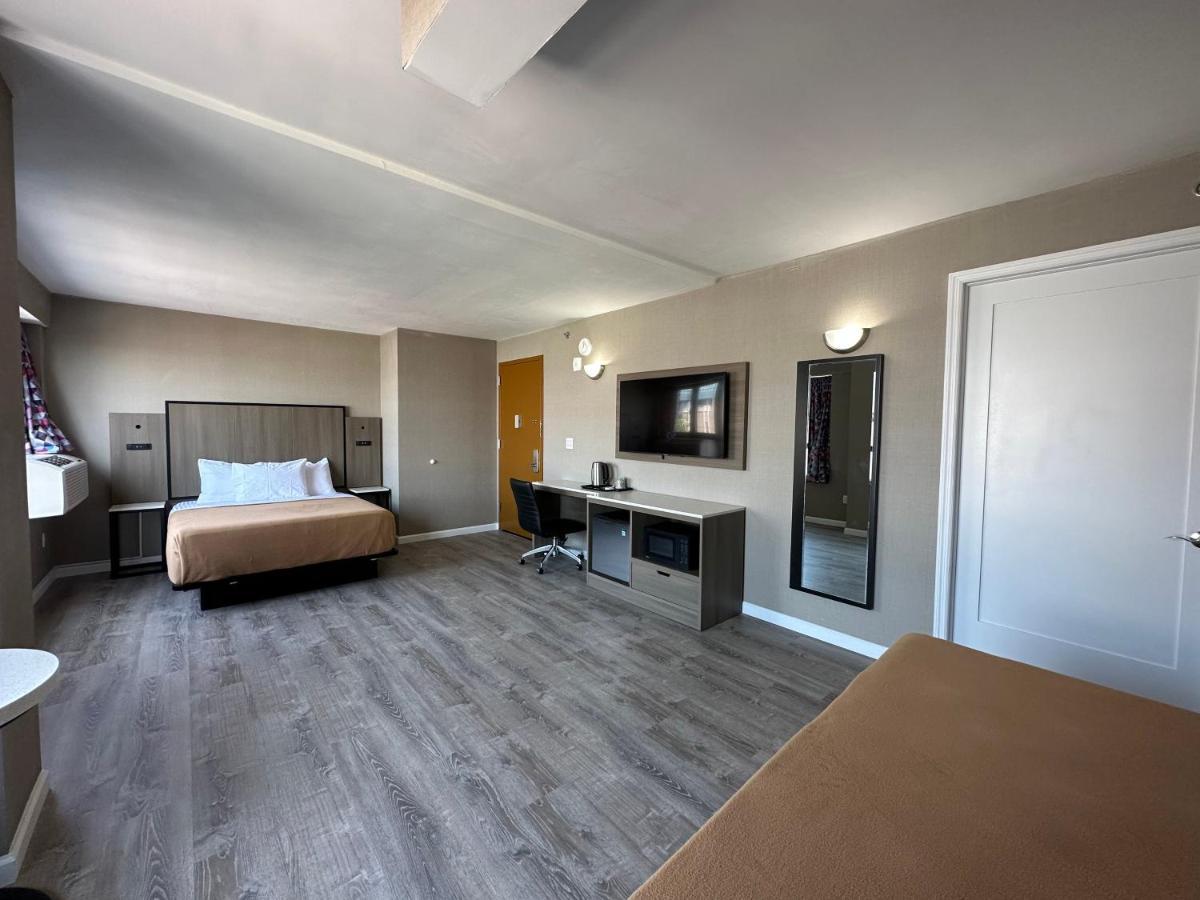 Regal Inn & Suites New York Laguardia Hotel Extérieur photo