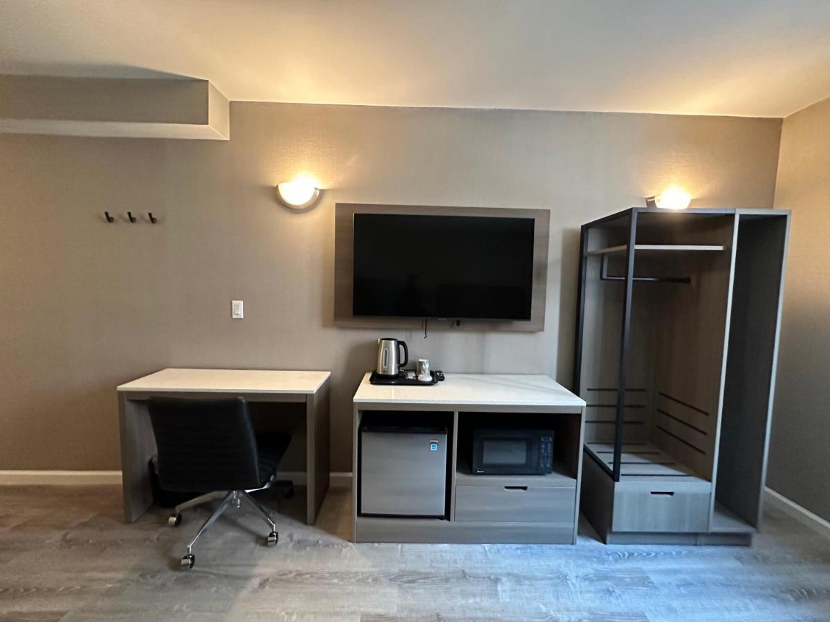 Regal Inn & Suites New York Laguardia Hotel Extérieur photo