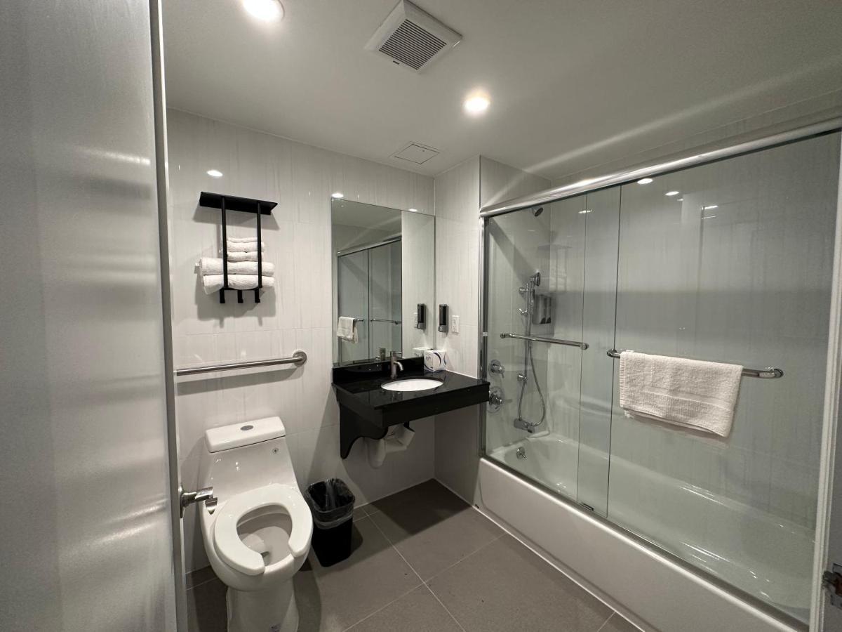 Regal Inn & Suites New York Laguardia Hotel Extérieur photo
